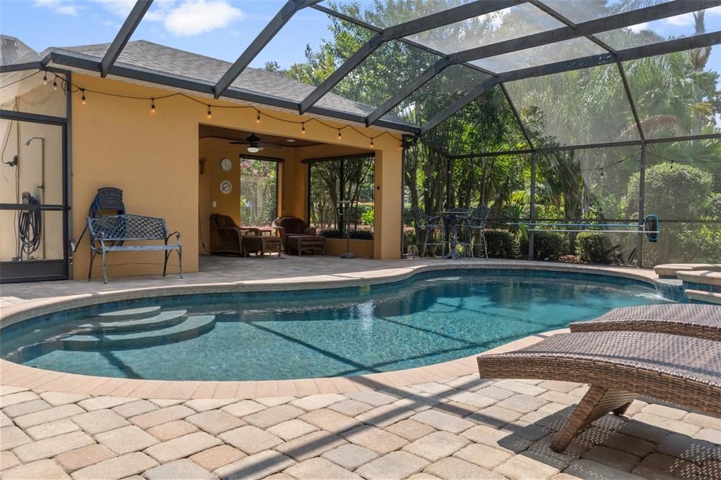 Recently Sold: $850,000 (3 beds, 3 baths, 3043 Square Feet)