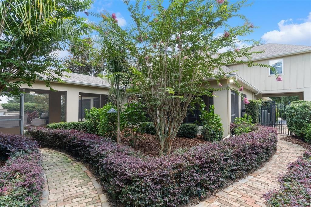 Recently Sold: $850,000 (3 beds, 3 baths, 3043 Square Feet)