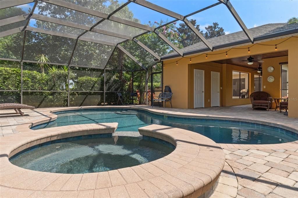 Recently Sold: $850,000 (3 beds, 3 baths, 3043 Square Feet)