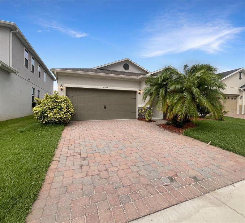 For Sale: $490,000 (3 beds, 2 baths, 1966 Square Feet)