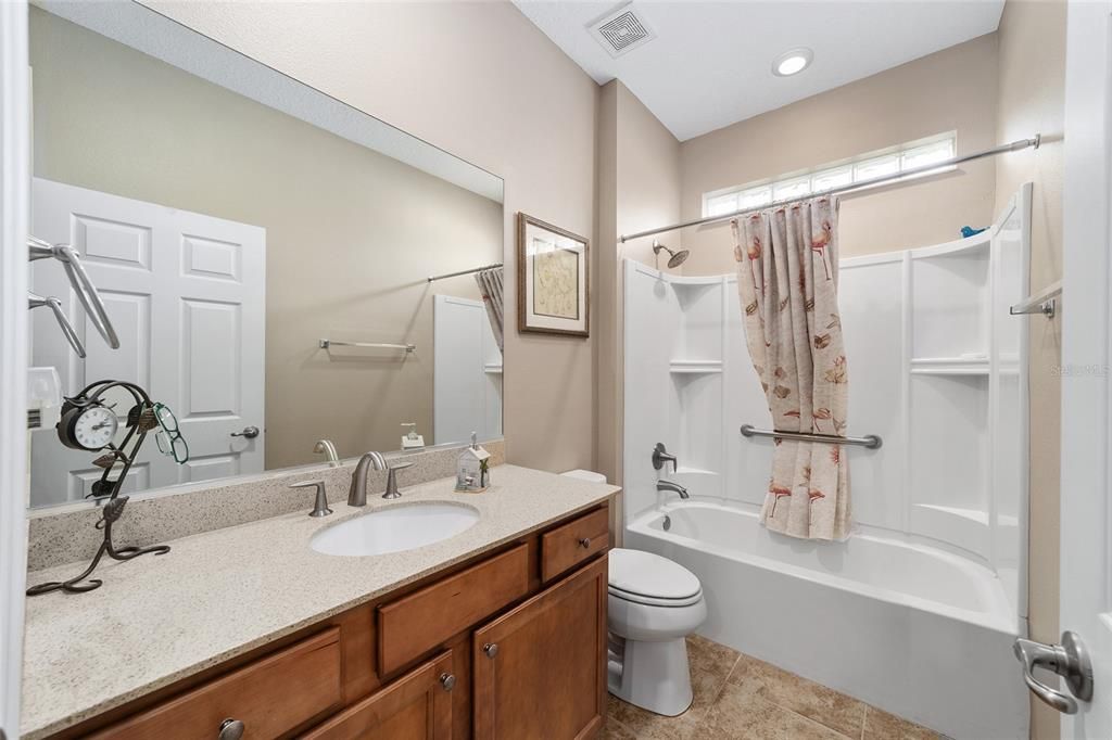 待售: $349,900 (2 贝兹, 2 浴室, 1940 平方英尺)