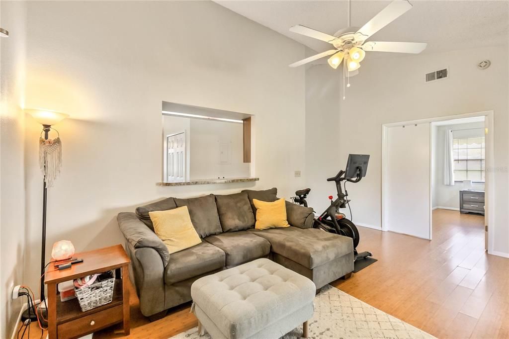 For Sale: $279,900 (2 beds, 2 baths, 1156 Square Feet)