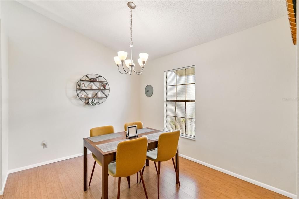 For Sale: $279,900 (2 beds, 2 baths, 1156 Square Feet)