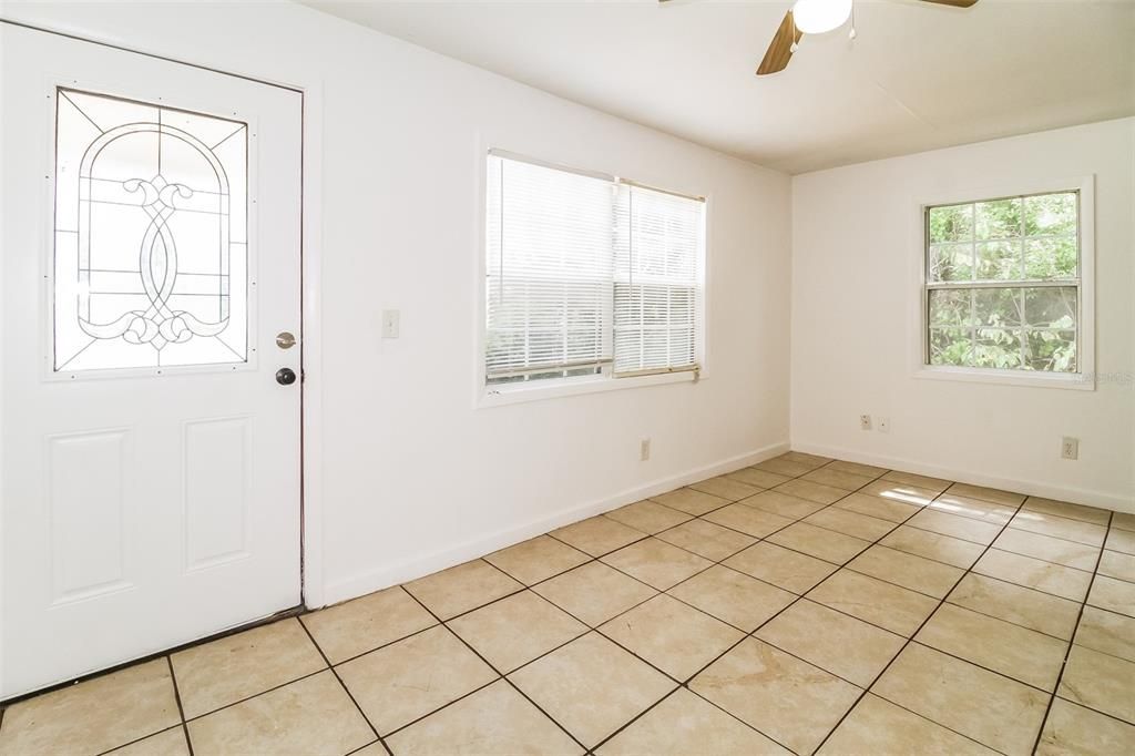 For Sale: $294,000 (3 beds, 2 baths, 1206 Square Feet)