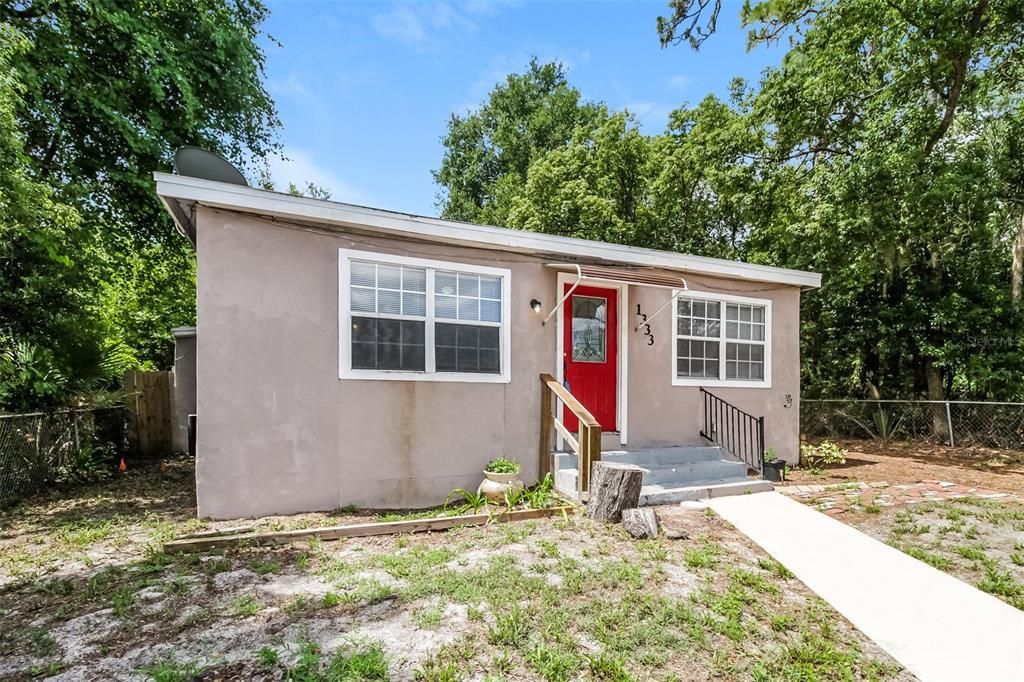 For Sale: $294,000 (3 beds, 2 baths, 1206 Square Feet)