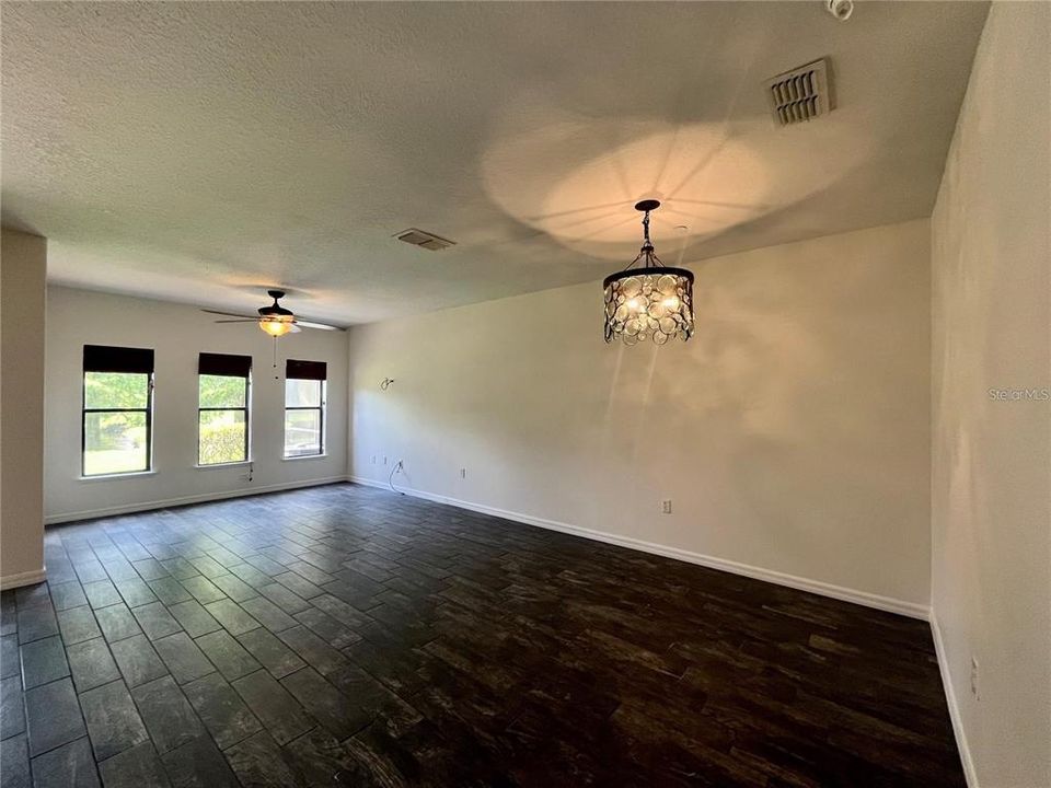 For Rent: $2,149 (2 beds, 2 baths, 1273 Square Feet)