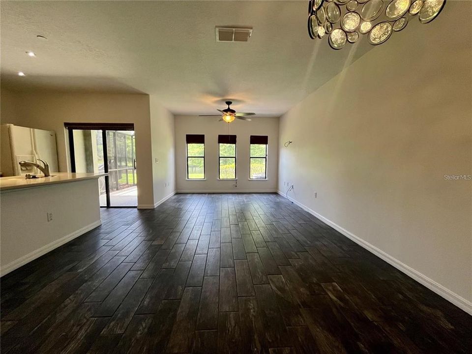 For Rent: $2,149 (2 beds, 2 baths, 1273 Square Feet)