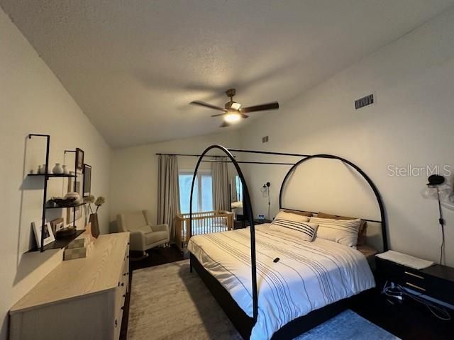 Recently Sold: $500,000 (3 beds, 2 baths, 2212 Square Feet)