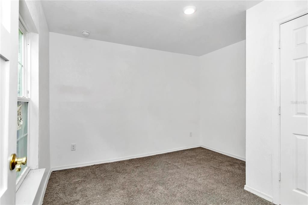 Active With Contract: $150,000 (4 beds, 2 baths, 1152 Square Feet)