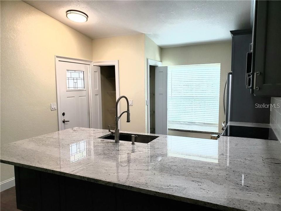 For Rent: $2,100 (2 beds, 2 baths, 1109 Square Feet)