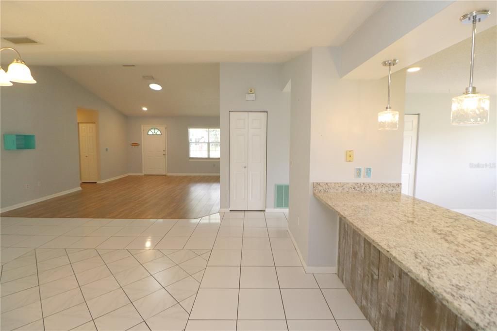 For Sale: $325,000 (3 beds, 2 baths, 1490 Square Feet)