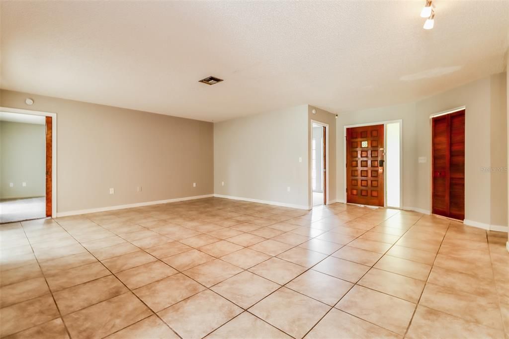 For Sale: $479,000 (4 beds, 2 baths, 1960 Square Feet)