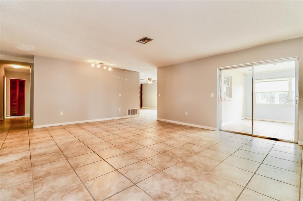 For Sale: $479,000 (4 beds, 2 baths, 1960 Square Feet)