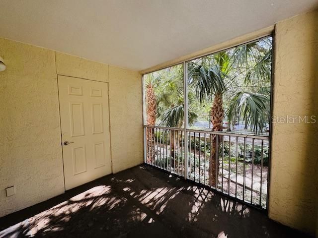 For Sale: $199,000 (2 beds, 2 baths, 890 Square Feet)