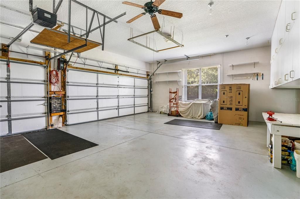 Под контрактом: $587,500 (4 спален, 4 ванн, 2633 Квадратных фут)