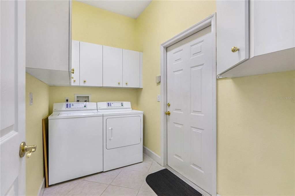 Под контрактом: $587,500 (4 спален, 4 ванн, 2633 Квадратных фут)