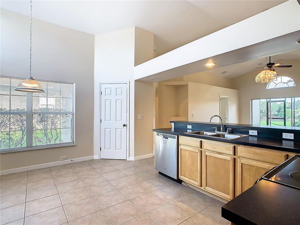 For Sale: $339,000 (3 beds, 2 baths, 1474 Square Feet)