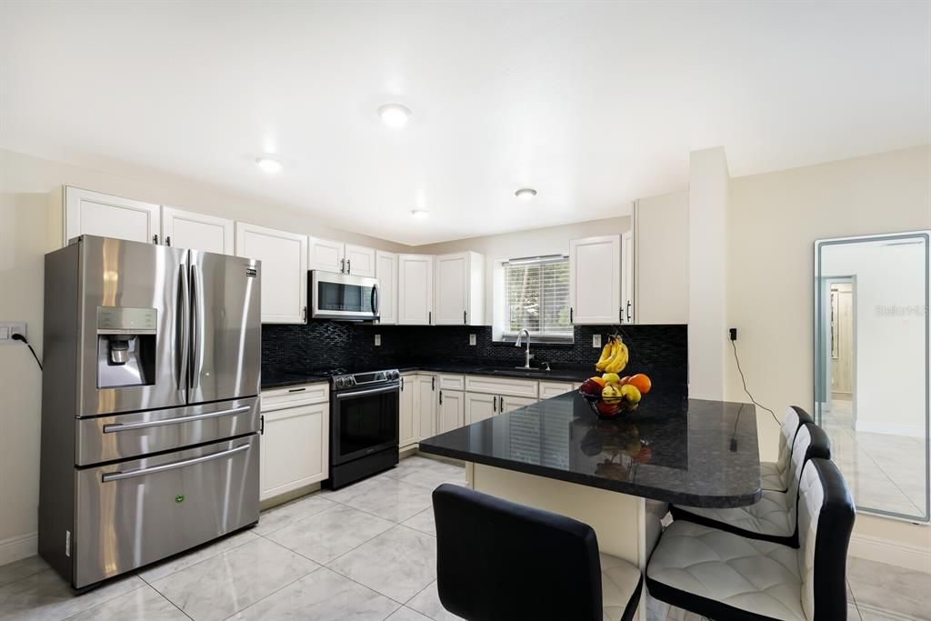 For Sale: $580,000 (4 beds, 2 baths, 1719 Square Feet)