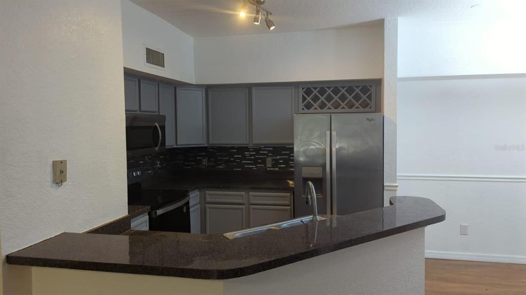 For Rent: $2,200 (3 beds, 2 baths, 1291 Square Feet)
