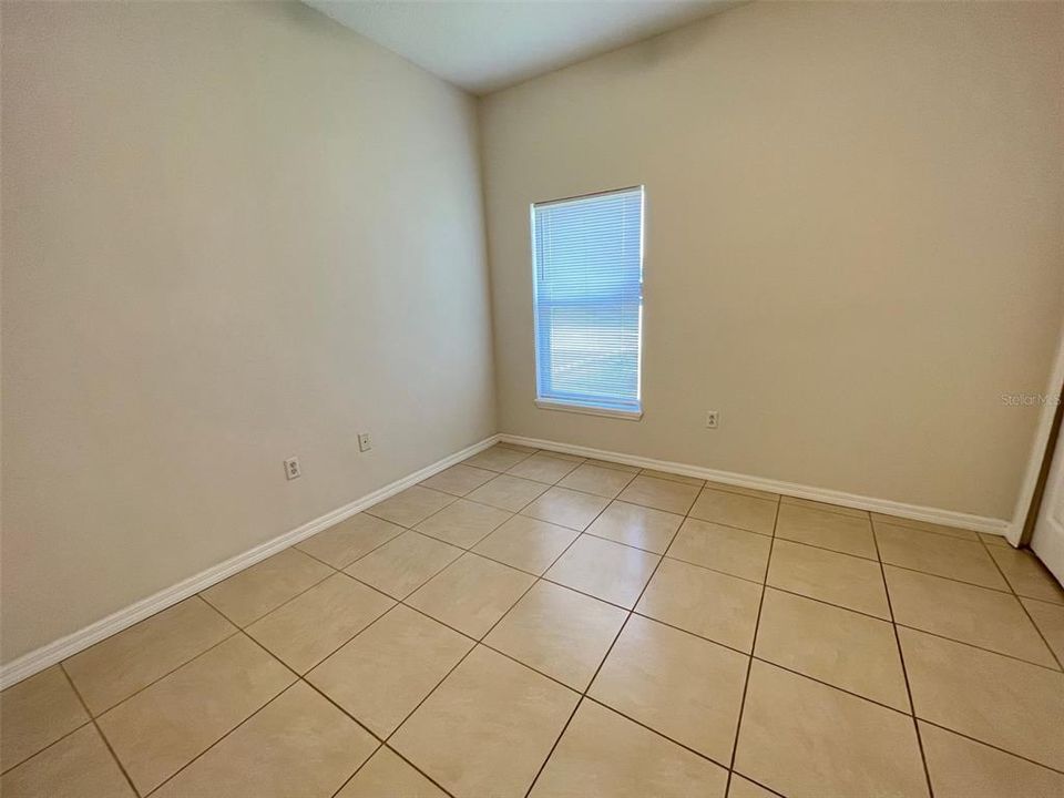 For Rent: $2,550 (4 beds, 2 baths, 1960 Square Feet)