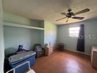 En Venta: $305,000 (4 camas, 2 baños, 2052 Pies cuadrados)