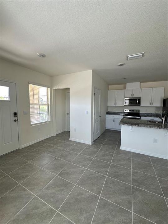 For Rent: $2,900 (4 beds, 2 baths, 1817 Square Feet)