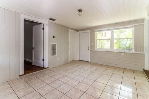 For Sale: $299,990 (3 beds, 2 baths, 1610 Square Feet)