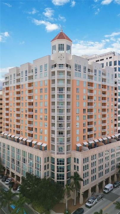 Active With Contract: $789,900 (2 beds, 2 baths, 1336 Square Feet)