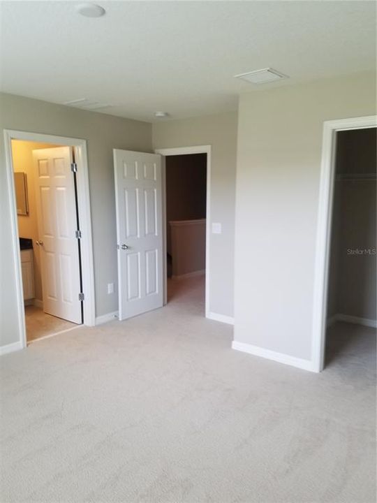 For Rent: $2,100 (3 beds, 2 baths, 1400 Square Feet)