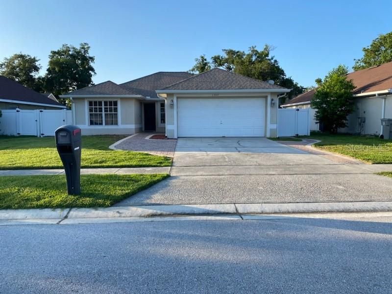 Recently Sold: $360,000 (3 beds, 2 baths, 1283 Square Feet)