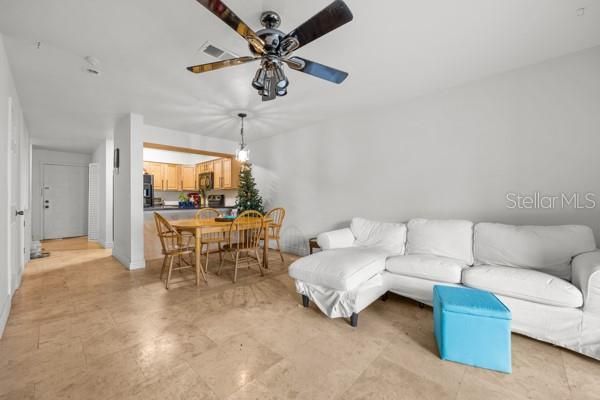 For Sale: $189,000 (2 beds, 2 baths, 1088 Square Feet)