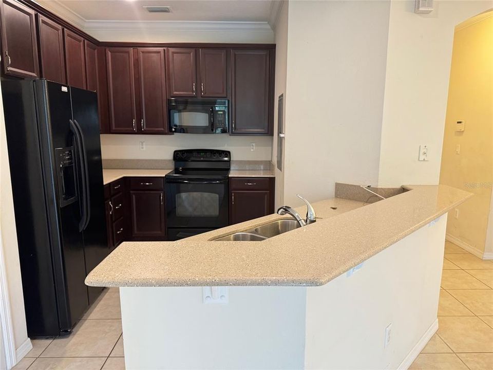 For Rent: $1,950 (2 beds, 2 baths, 1161 Square Feet)