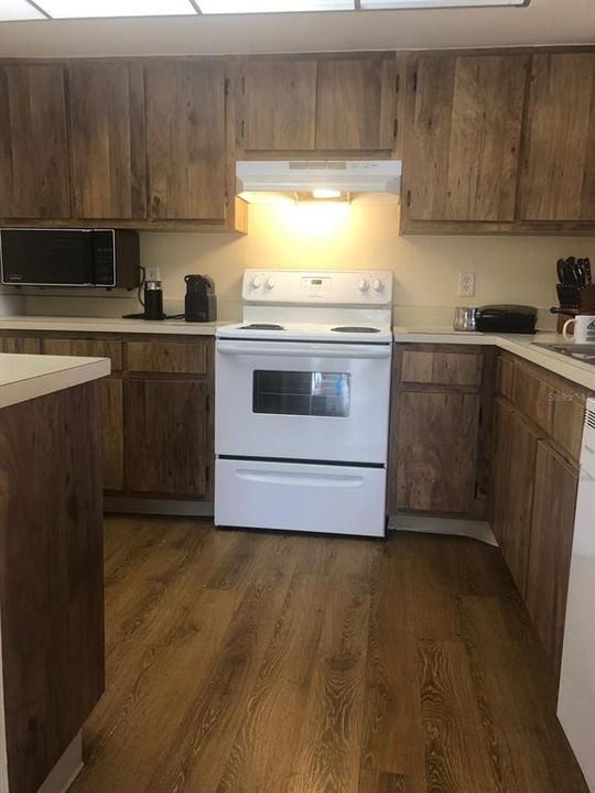 For Rent: $1,600 (2 beds, 2 baths, 1227 Square Feet)