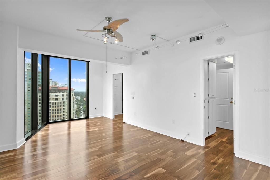 For Sale: $1,100,000 (2 beds, 2 baths, 2158 Square Feet)