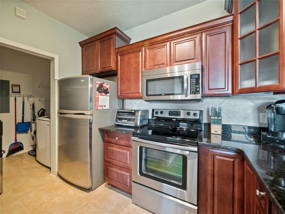 For Sale: $264,900 (2 beds, 2 baths, 1048 Square Feet)