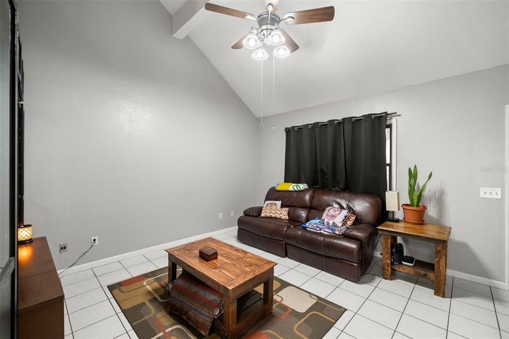 For Sale: $199,000 (2 beds, 2 baths, 1159 Square Feet)