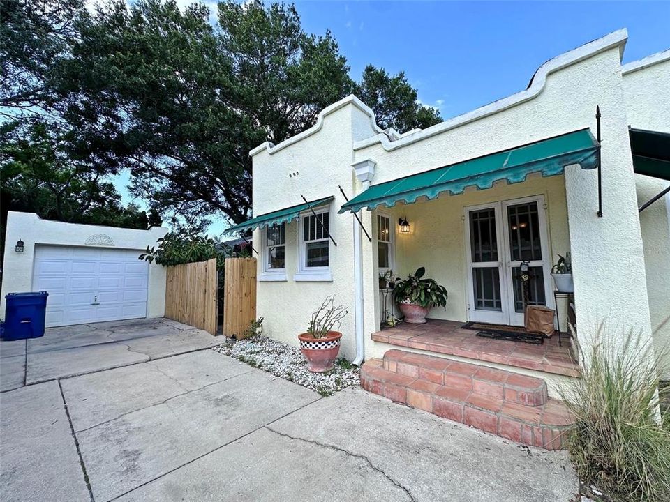 For Sale: $625,000 (3 beds, 1 baths, 1398 Square Feet)
