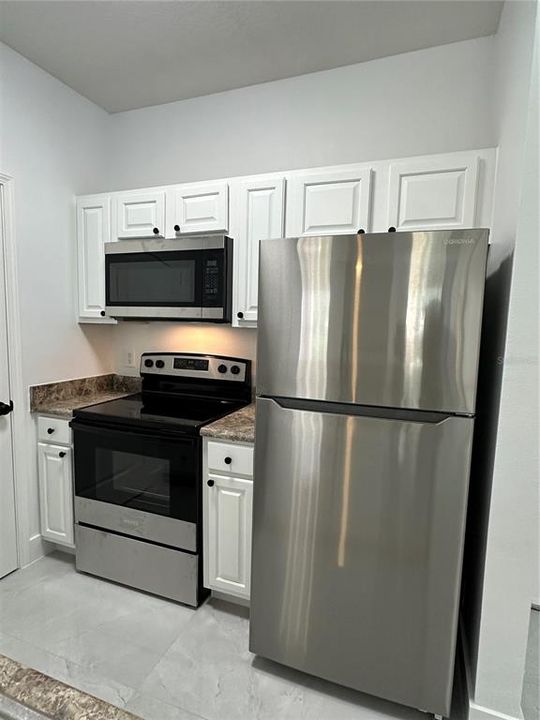 For Rent: $1,425 (1 beds, 1 baths, 693 Square Feet)