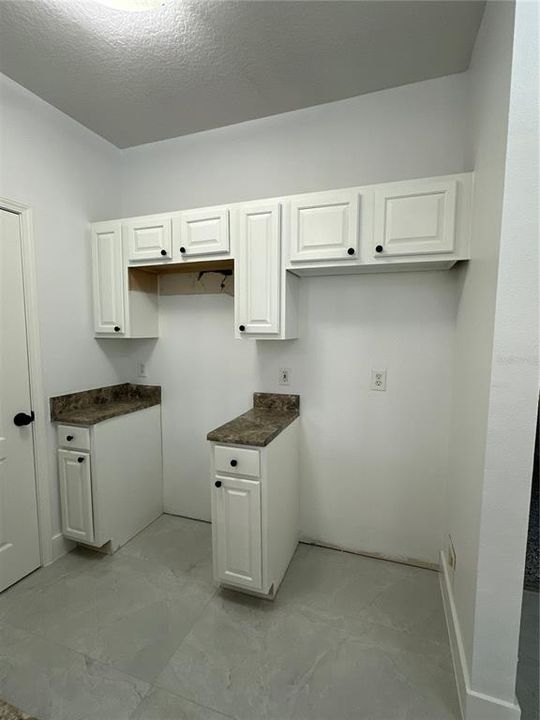 For Rent: $1,425 (1 beds, 1 baths, 693 Square Feet)