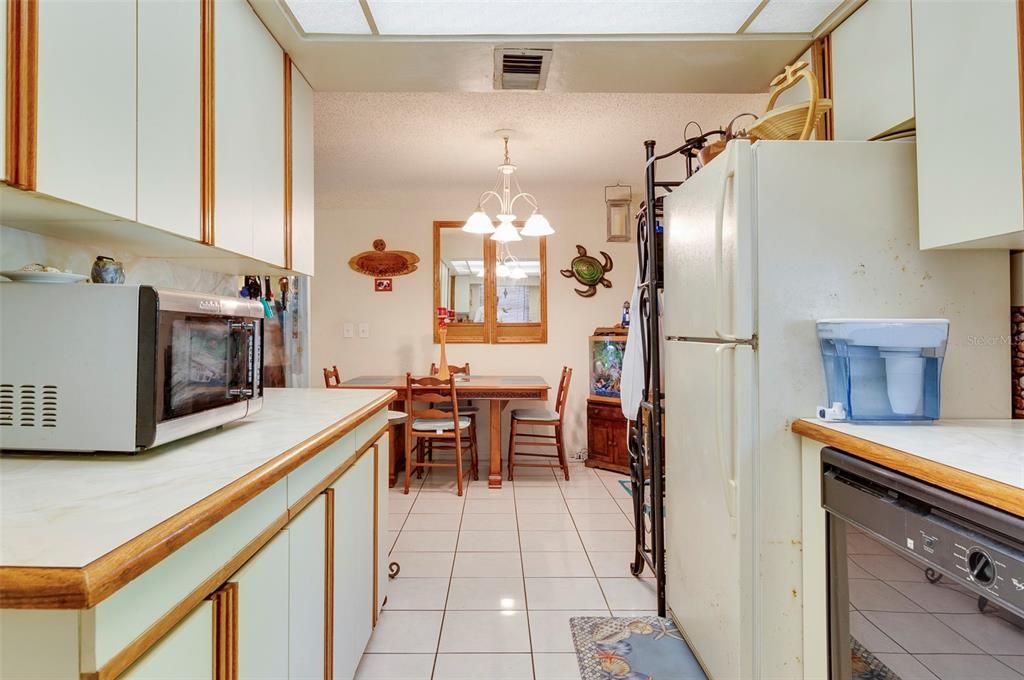 For Sale: $375,000 (3 beds, 2 baths, 1183 Square Feet)