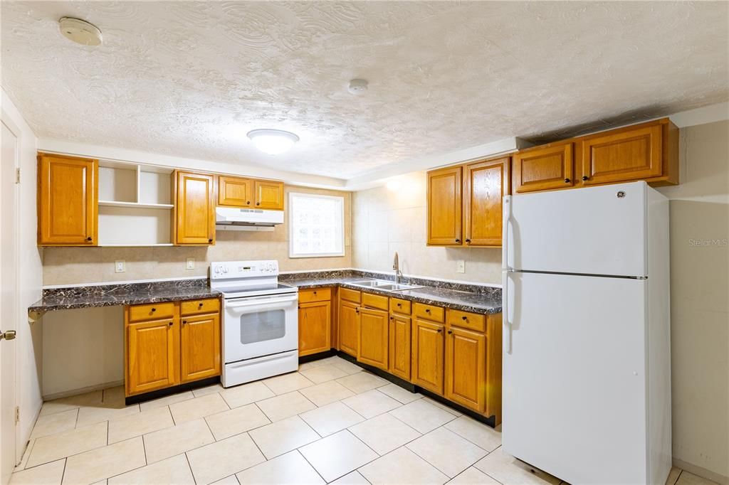 For Sale: $229,000 (3 beds, 1 baths, 960 Square Feet)