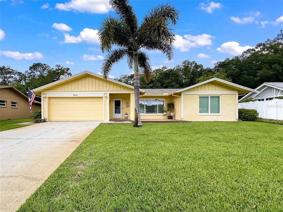 For Sale: $511,000 (2 beds, 2 baths, 1574 Square Feet)