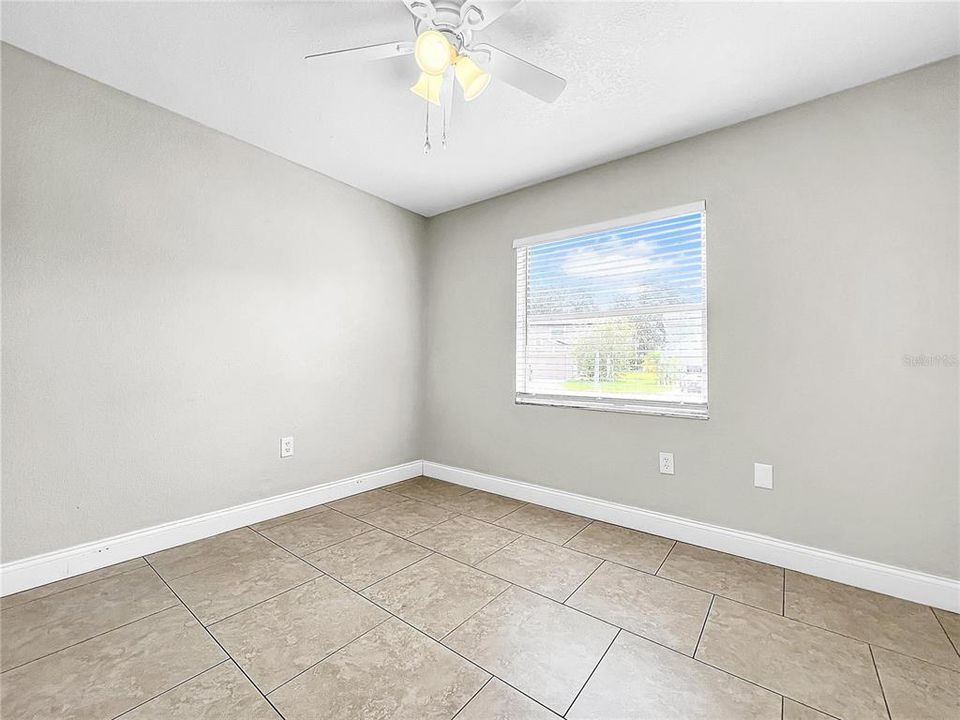 For Sale: $329,900 (3 beds, 2 baths, 1424 Square Feet)