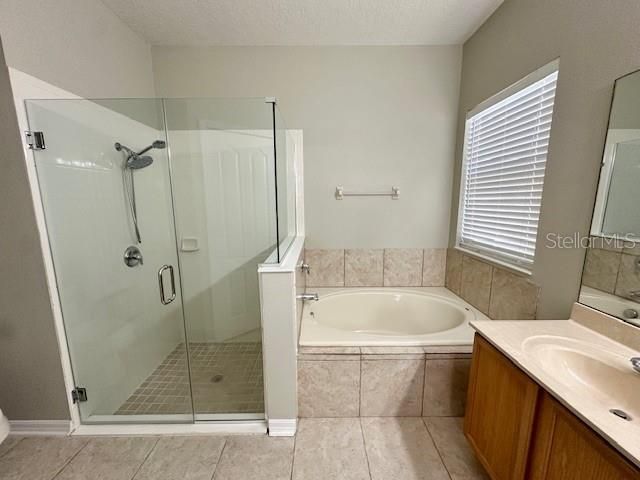 For Rent: $2,595 (4 beds, 2 baths, 1805 Square Feet)