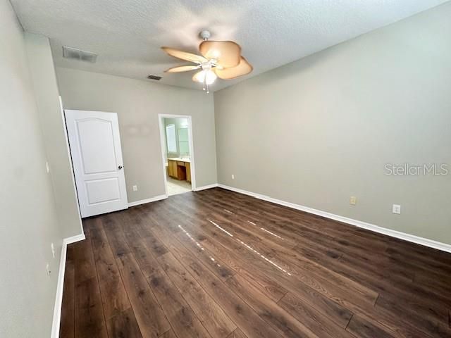 For Rent: $2,595 (4 beds, 2 baths, 1805 Square Feet)