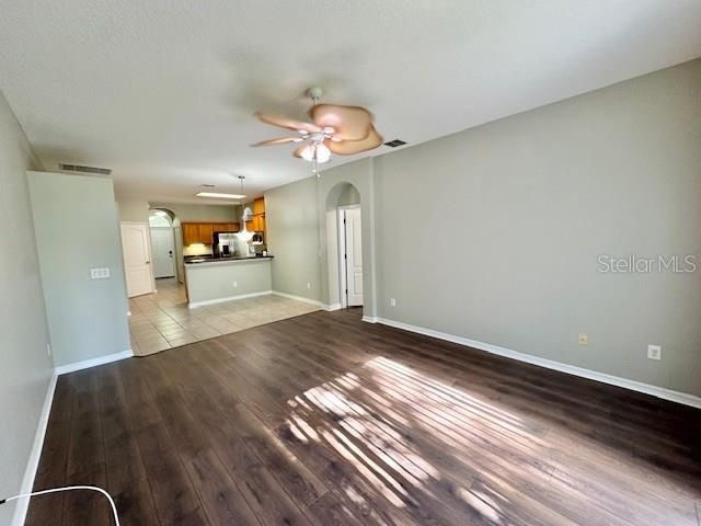 For Rent: $2,595 (4 beds, 2 baths, 1805 Square Feet)