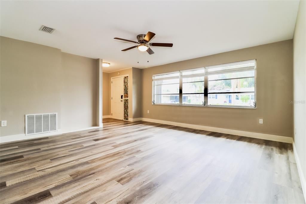 For Sale: $459,000 (3 beds, 2 baths, 1541 Square Feet)