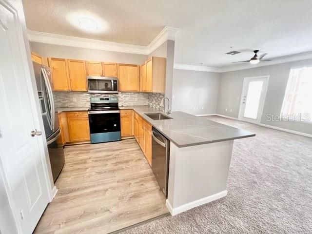 For Rent: $2,395 (3 beds, 2 baths, 1369 Square Feet)