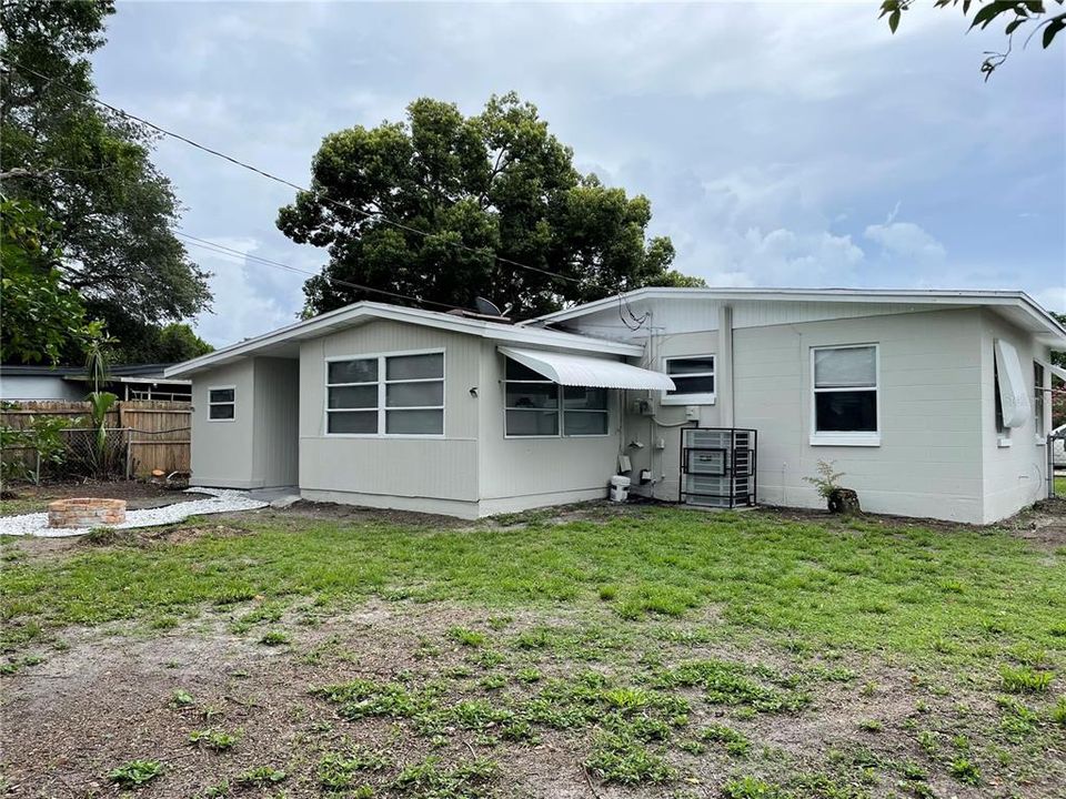 For Sale: $225,000 (3 beds, 1 baths, 786 Square Feet)