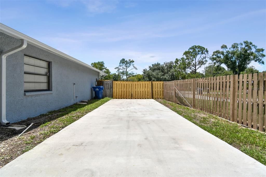 Active With Contract: $475,000 (3 beds, 2 baths, 1972 Square Feet)